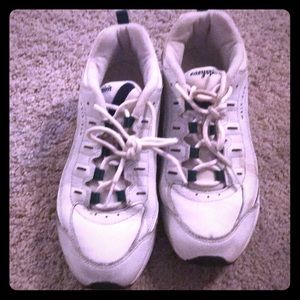 East spirit white tennis shoes